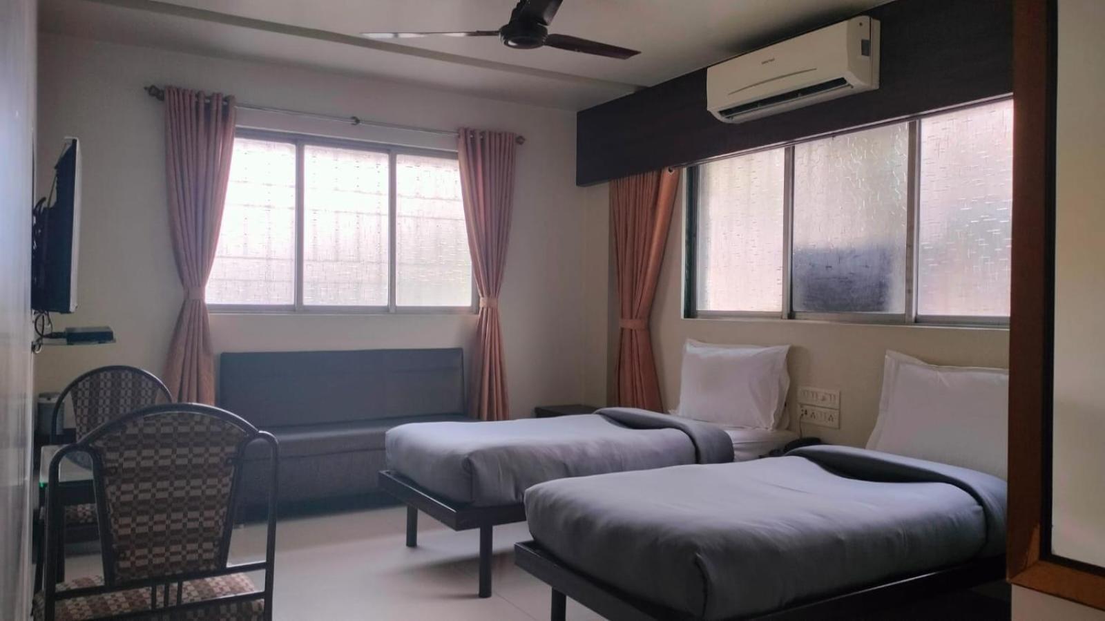 Hotel Sai Nidhi Executive-Mindspace Airoli Navi Mumbai Exteriör bild