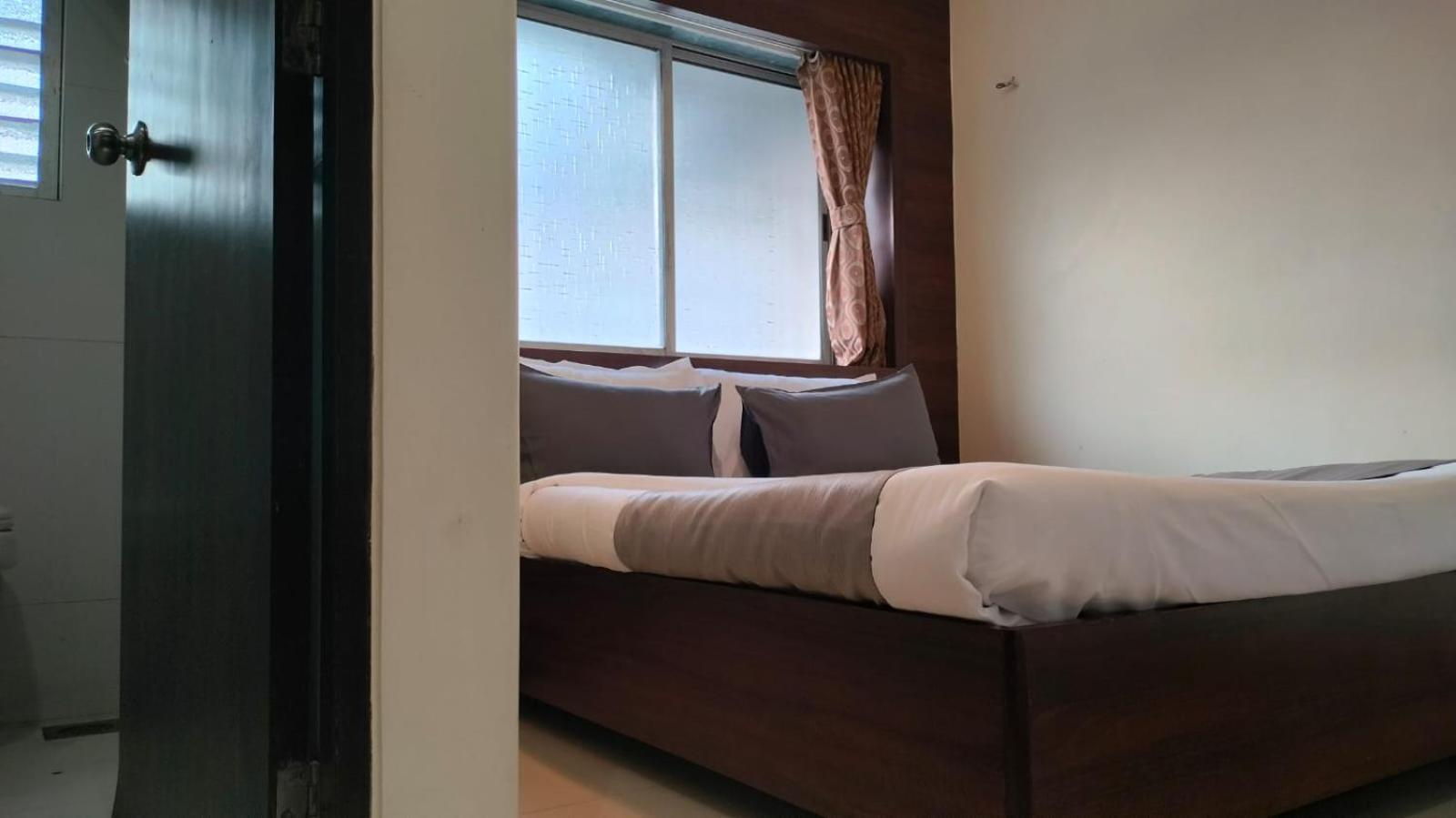 Hotel Sai Nidhi Executive-Mindspace Airoli Navi Mumbai Exteriör bild