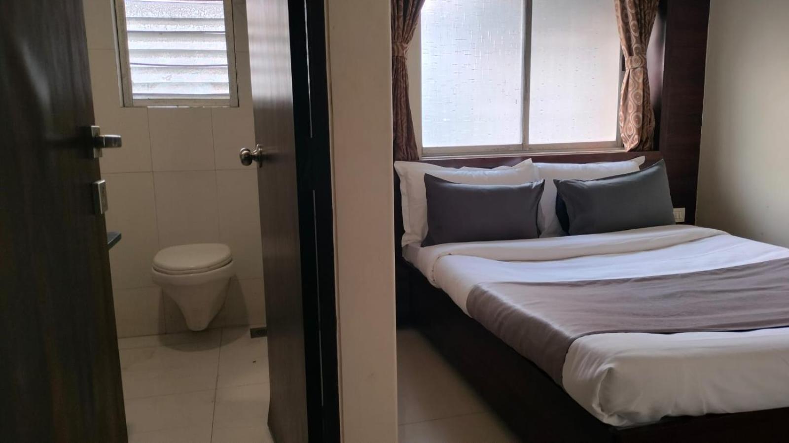 Hotel Sai Nidhi Executive-Mindspace Airoli Navi Mumbai Exteriör bild