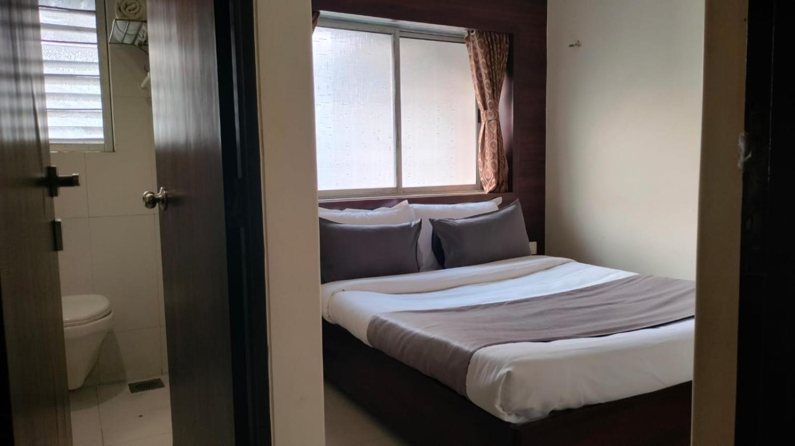 Hotel Sai Nidhi Executive-Mindspace Airoli Navi Mumbai Exteriör bild