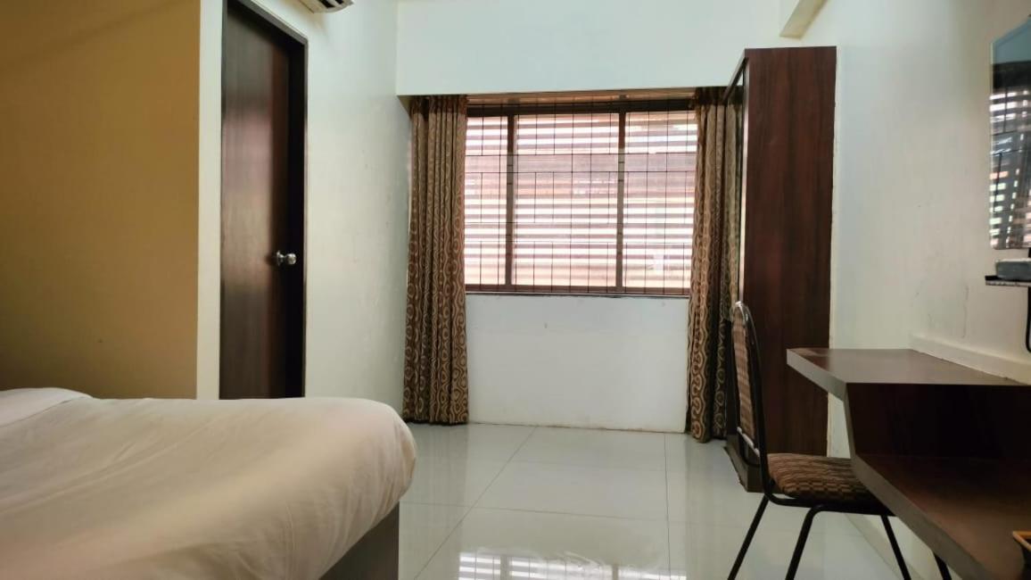 Hotel Sai Nidhi Executive-Mindspace Airoli Navi Mumbai Exteriör bild